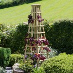 Zest Snowdon Obelisk wooden trellis support