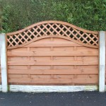This San Remo Omega fence panel comes with trellis on top and is our most popular fence panels, shown here in a garden.