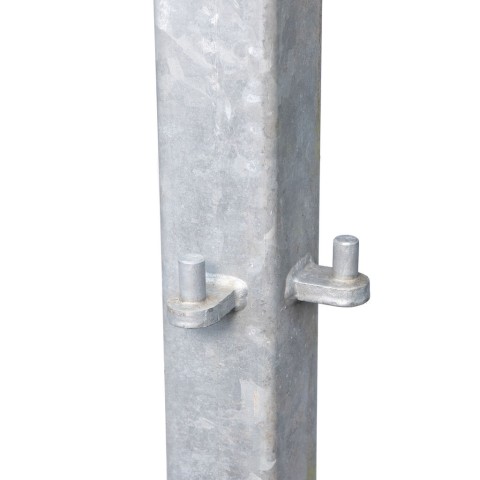 Metal galvanised post with two hinges at 90° for hanging gates at right angles