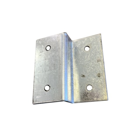 These galvanised trellis clips are designed for securing trellis panels to wooden posts. They have a z-shaped design.