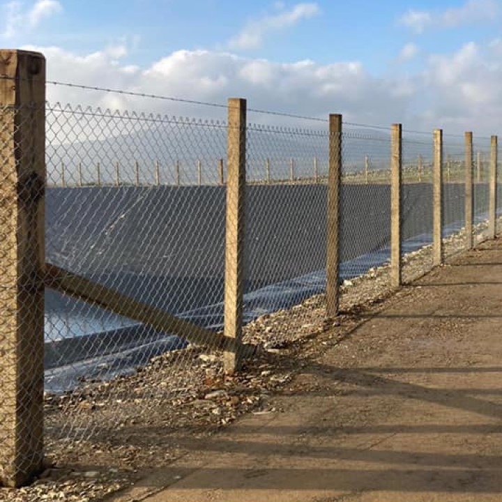 Security fencing link